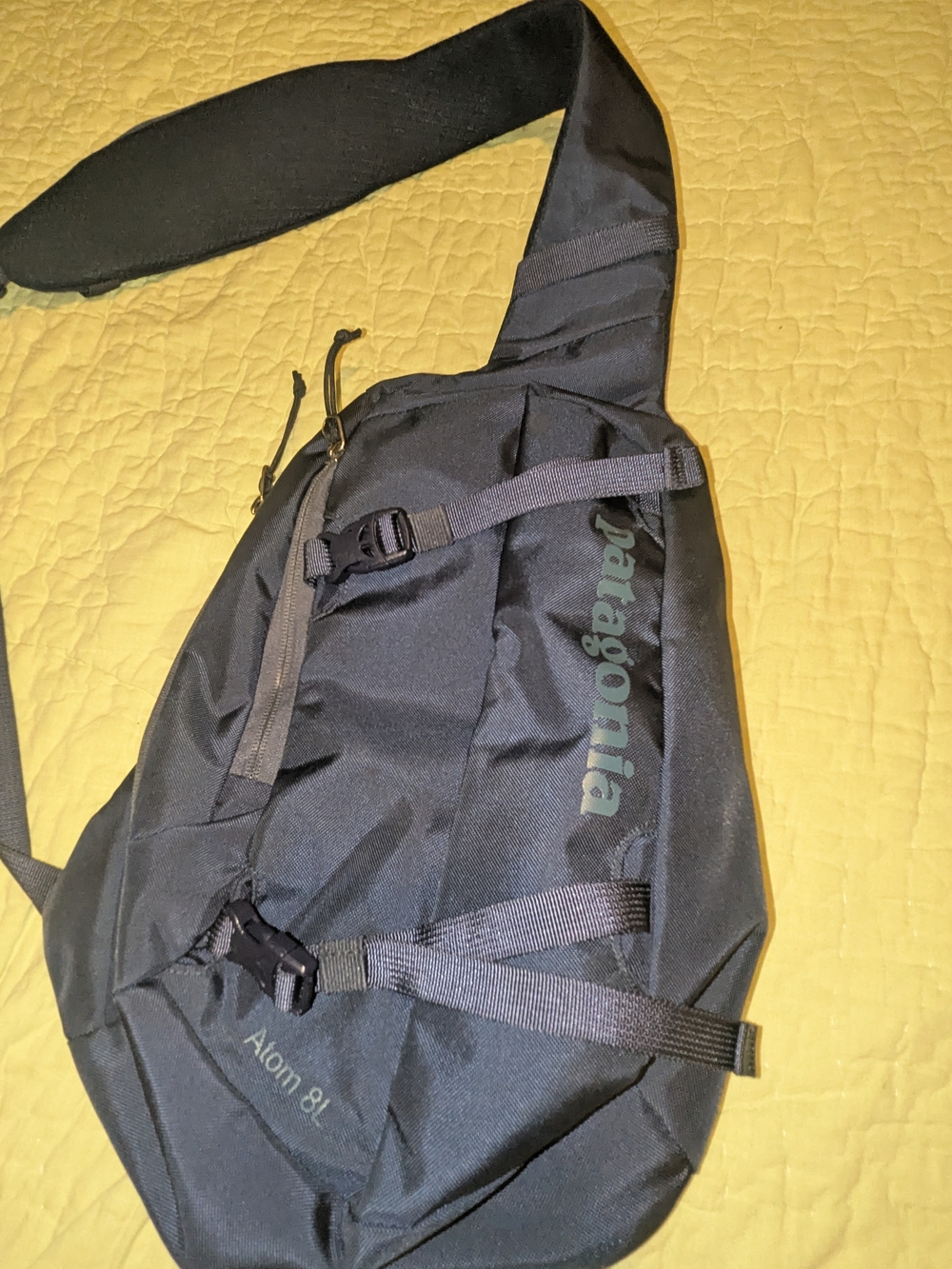 Patagonia Atom 8L Blue Sling Bag - Men's